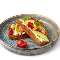 Брускетта с креветками Фото