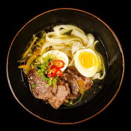 Яичная лапша в мясном бульоне Фото