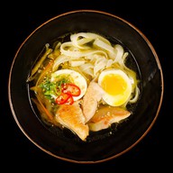 Пшеничная лапша в курином бульоне Фото