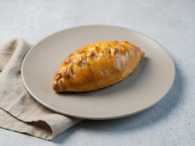 Пирожок с капустой и яйцом - Фото