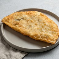 Чебурек с картофелем и беконом Фото