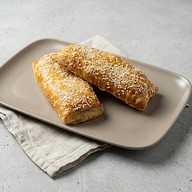 Слойка с ветчиной и сыром Фото