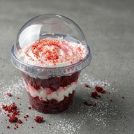 Десерт красный бархат Фото