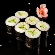 Классический ролл с огурцом Фото