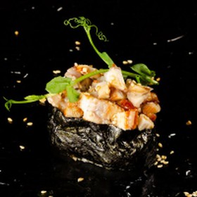 Гункан с копченым угрём - Фото