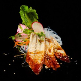 Сашими с копченым угрём - Фото