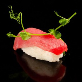 Суши с тунцом - Фото