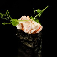 Гункан с креветкой Фото