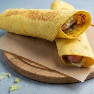 Кубинский сытный ролл с яйцом и колбасой Фото