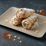 Трубочка с кремом Фото