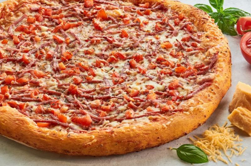 Hotter pizza. Американ хот пицца. Американ хот ролл. Американ хот пицца домашняя. Американ хот пицца пицца болоньезе.