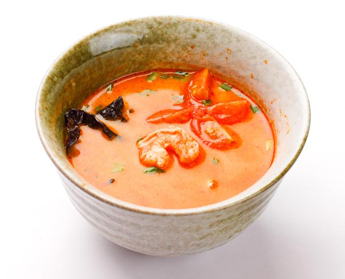 Суп том яс. Томьян суп. Тайский суп с кокосовым молоком и креветками том ям. Том ям без черри. Суп "том ям" Tom Yam Soup.